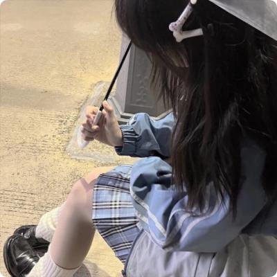 锁红颜